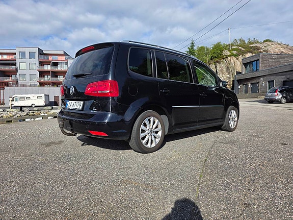 Volkswagen Touran 10 of 19