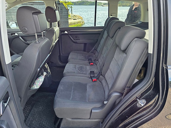 Volkswagen Touran 3 of 19
