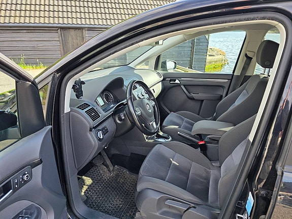 Volkswagen Touran 14 of 19