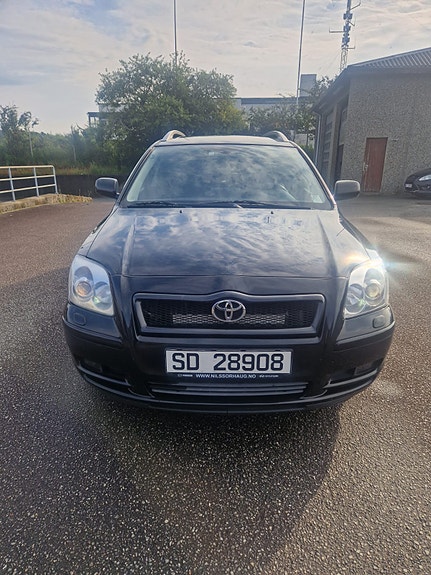 Toyota Avensis 6 of 30