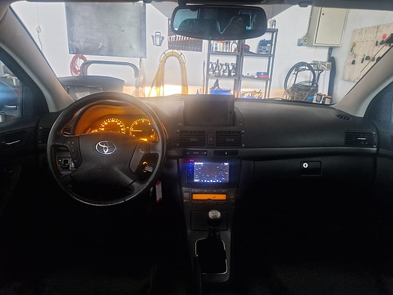 Toyota Avensis 16 of 30
