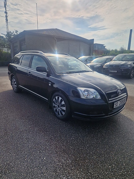 Toyota Avensis 8 of 30
