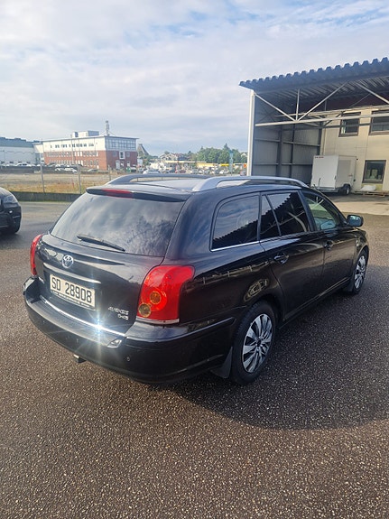Toyota Avensis 7 of 30