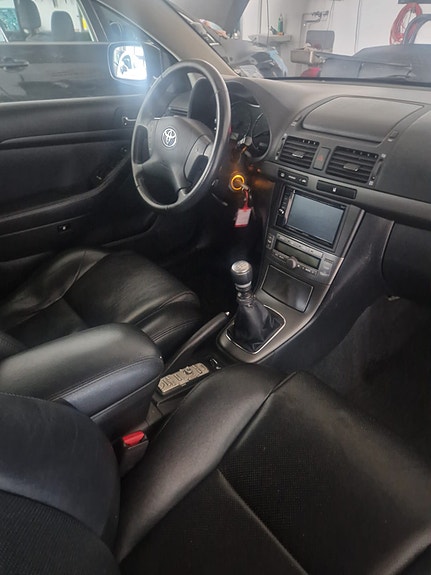 Toyota Avensis 14 of 30