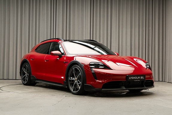 Porsche Taycan Cross Turismo 2 of 30