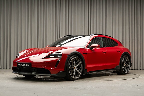 Porsche Taycan Cross Turismo 13 of 30