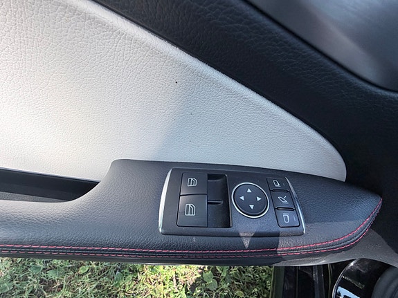 Mercedes-Benz SLK200 25 of 30