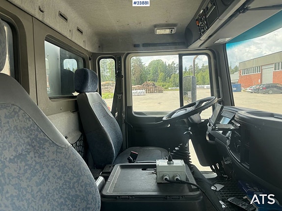 Volvo FL6 Veimerkingsbil - Hiab kran 13 of 29