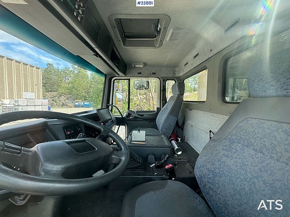 Volvo FL6 Veimerkingsbil - Hiab kran 15 of 29