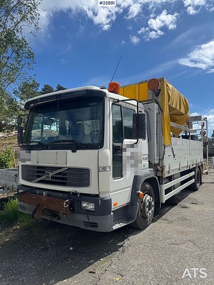 Volvo FL6 Veimerkingsbil - Hiab kran 3 of 29