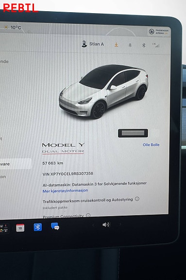 Tesla Model Y 20 of 21