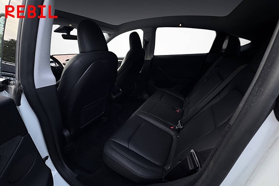 Tesla Model Y 11 of 21