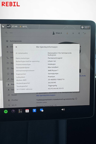 Tesla Model Y 19 of 21