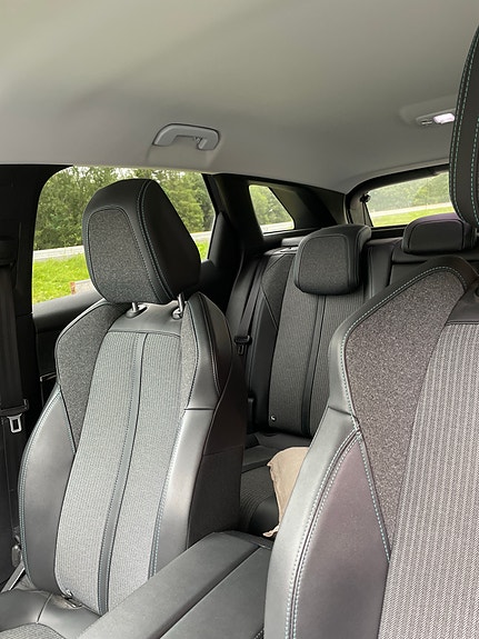 Peugeot 3008 3 of 4