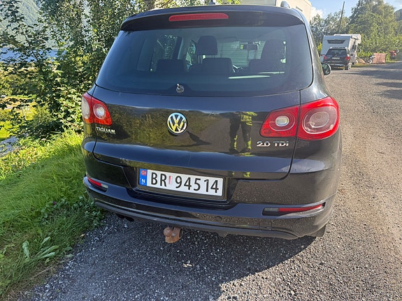 Volkswagen Tiguan 4 of 6