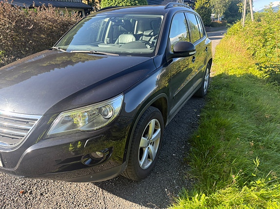Volkswagen Tiguan 3 of 6