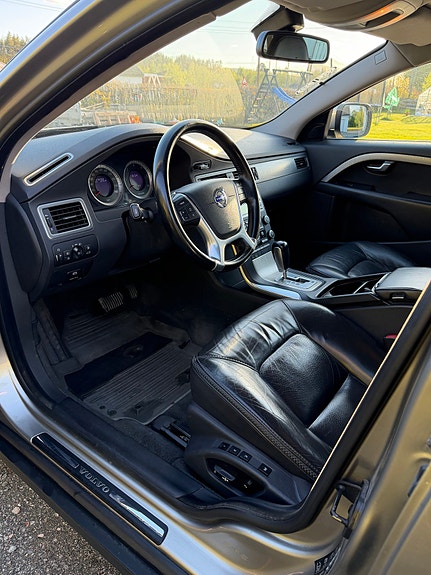 Volvo XC70 5 of 7
