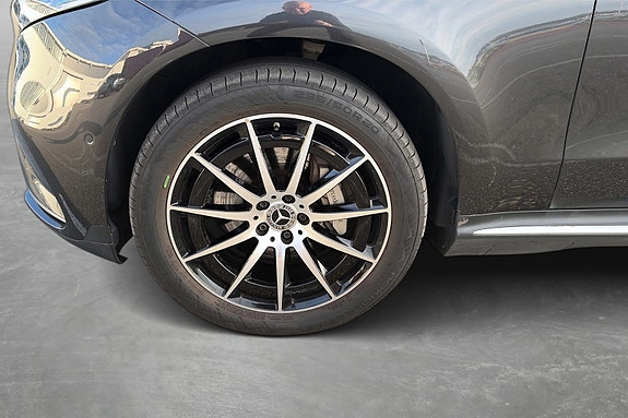Mercedes-Benz EQC400 18 of 21