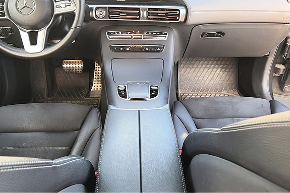 Mercedes-Benz EQC400 12 of 21