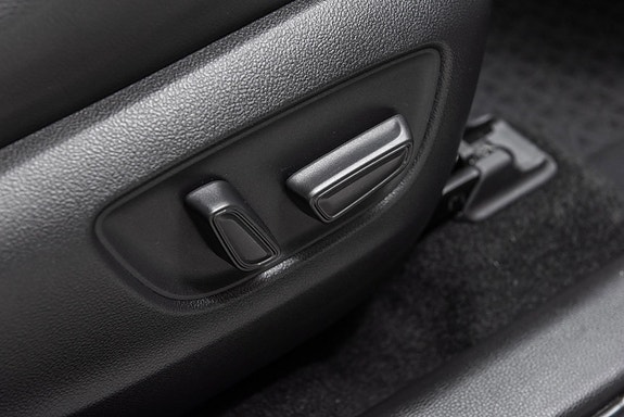 Toyota RAV4 Plug-in Hybrid 29 of 30