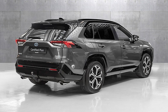Toyota RAV4 Plug-in Hybrid 4 of 30
