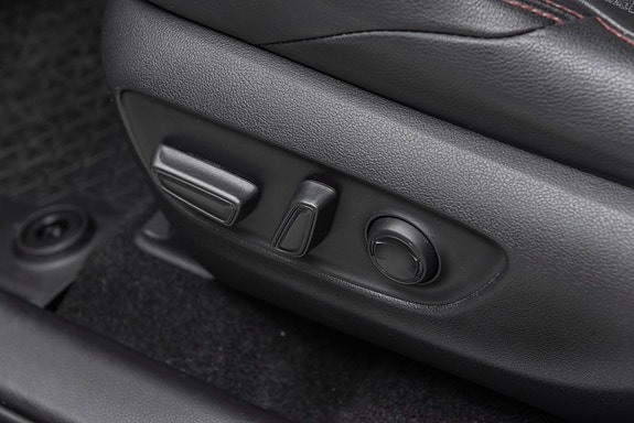 Toyota RAV4 Plug-in Hybrid 15 of 30