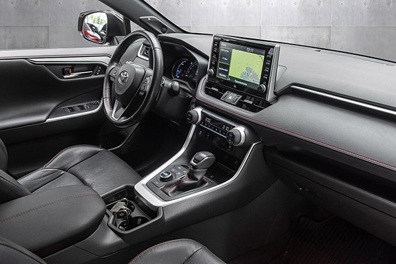 Toyota RAV4 Plug-in Hybrid 30 of 30