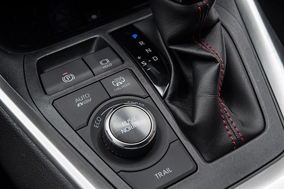 Toyota RAV4 Plug-in Hybrid 11 of 30