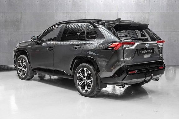 Toyota RAV4 Plug-in Hybrid 2 of 30