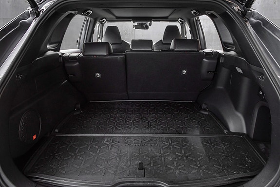 Toyota RAV4 Plug-in Hybrid 24 of 30