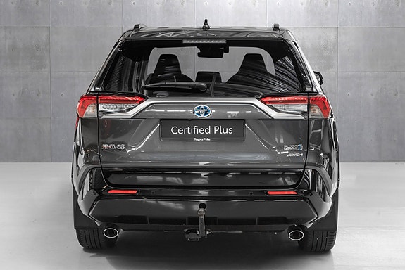 Toyota RAV4 Plug-in Hybrid 3 of 30
