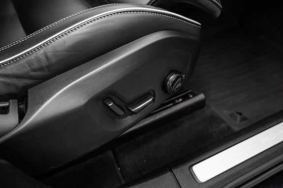 Volvo XC60 28 of 30