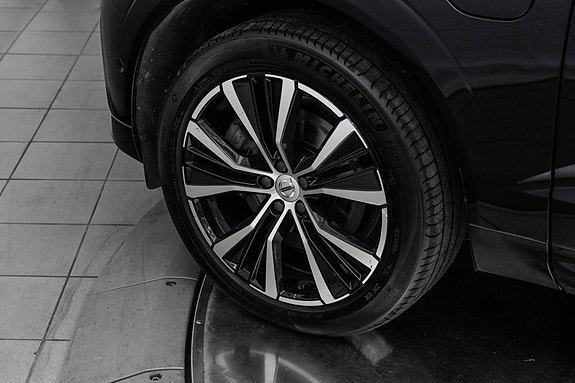 Volvo XC60 10 of 30
