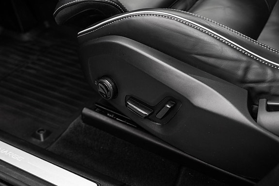 Volvo XC60 13 of 30