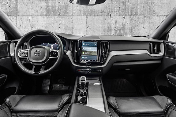 Volvo XC60 15 of 30