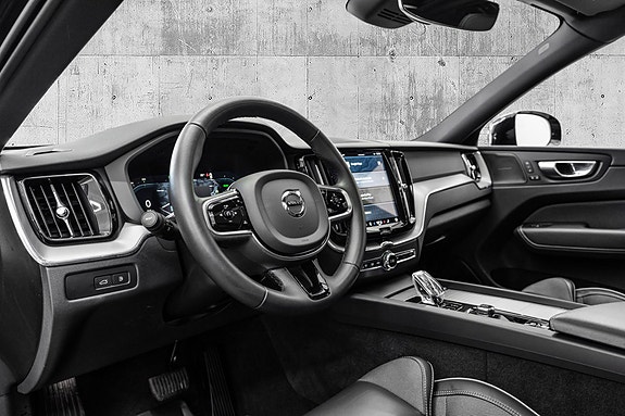 Volvo XC60 12 of 30