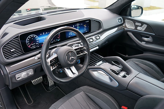 Mercedes-Benz GLS63 17 of 30