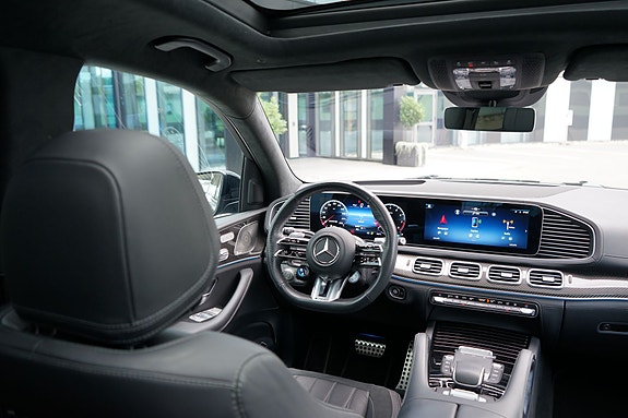 Mercedes-Benz GLS63 16 of 30