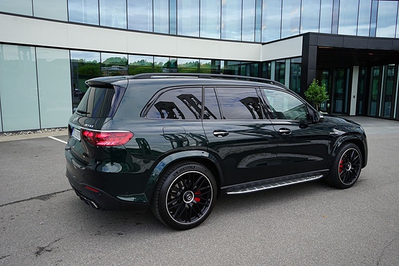 Mercedes-Benz GLS63 9 of 30