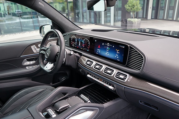 Mercedes-Benz GLS63 25 of 30
