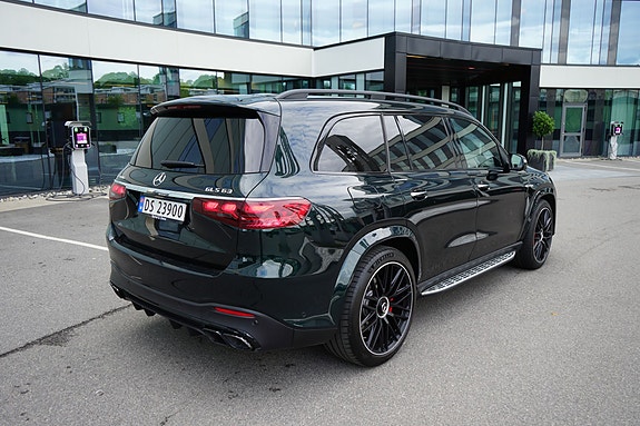Mercedes-Benz GLS63 10 of 30