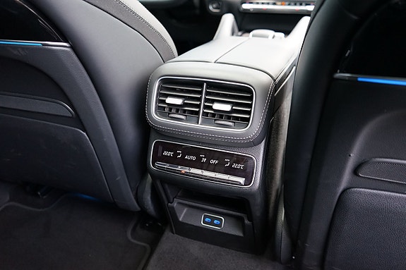 Mercedes-Benz GLS63 30 of 30