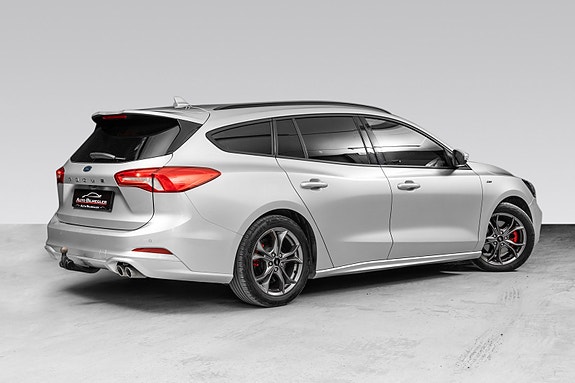 Ford Focus 2 of 29