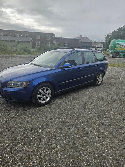 Volvo V50 3 of 19