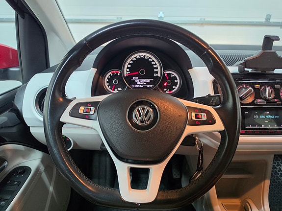 Volkswagen UP! 7 of 24