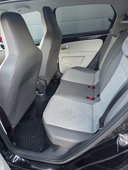 Volkswagen UP! 18 of 24