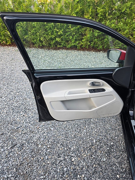 Volkswagen UP! 13 of 24