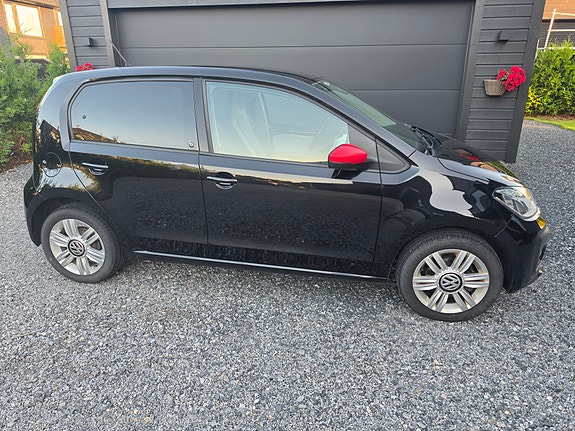 Volkswagen UP! 3 of 24
