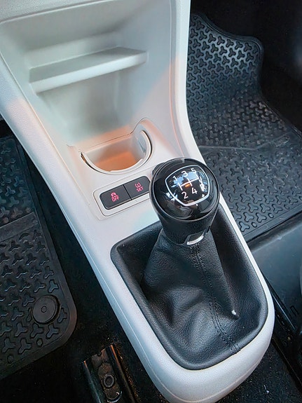 Volkswagen UP! 19 of 24