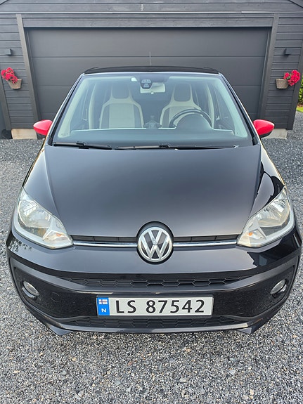 Volkswagen UP! 2 of 24